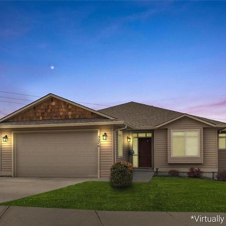 Peaceful And Spacious Lake View West Kelowna Exterior photo