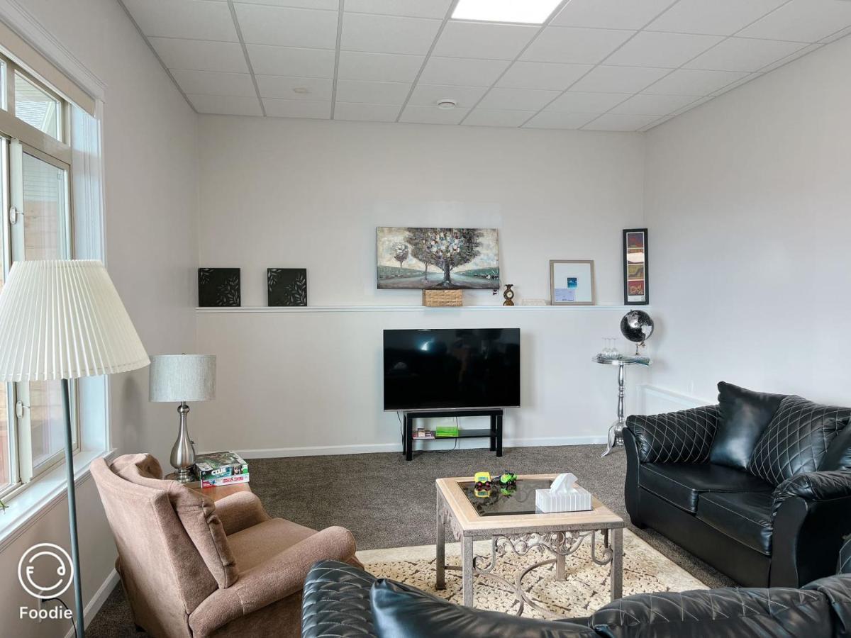 Peaceful And Spacious Lake View West Kelowna Exterior photo